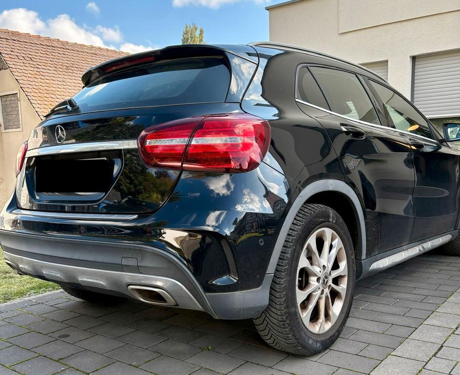 Mercedes-Benz GLA 250
