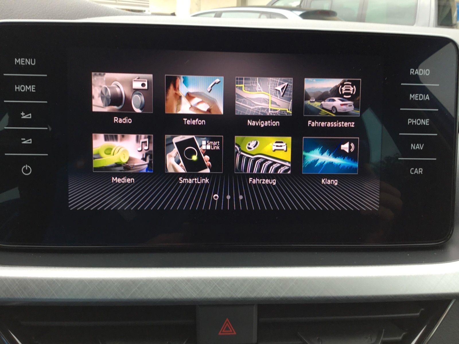 Fahrzeugabbildung SKODA Kamiq 1.5l TSI DSG TOUR+LED+17"+Navi