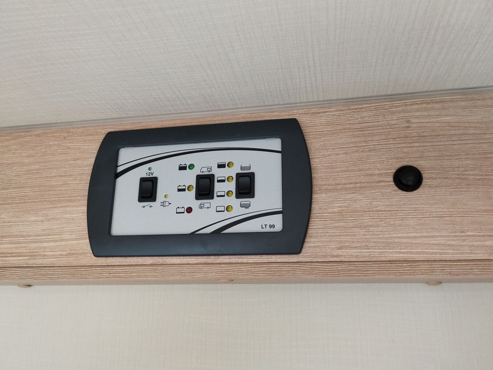 Fahrzeugabbildung Sunlight T 68 Radio, Rückfahrkamera