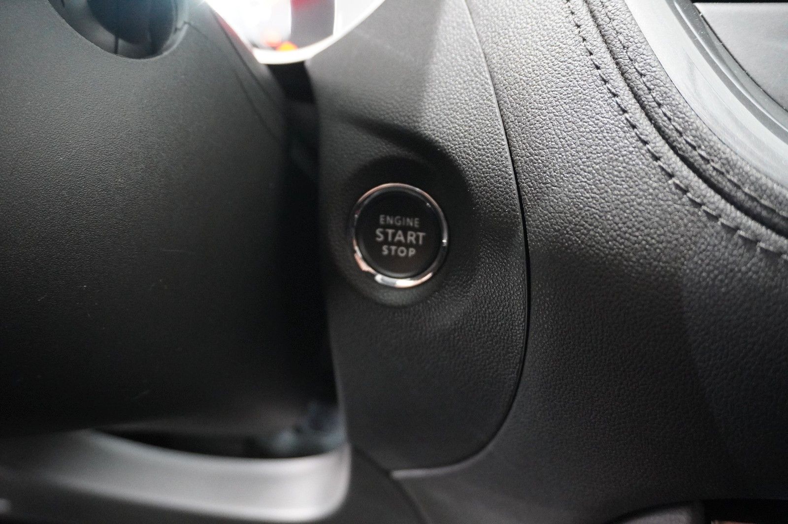 Fahrzeugabbildung Opel Grandland (X) 1.5D ULTIMATE NAVI/LED/360°/SH/AHK