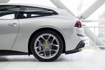 صورة مصغرة 17 لـ 2017 Ferrari GTC4LUSSO