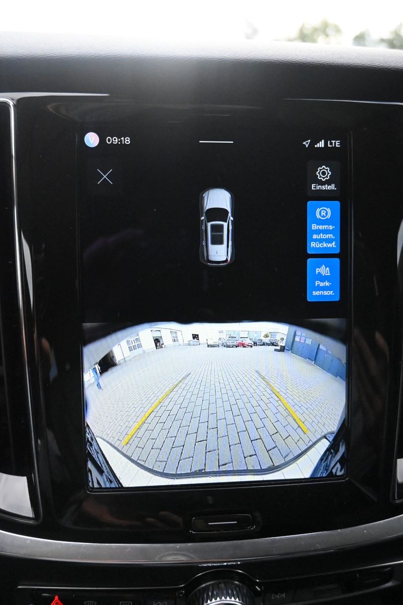 Fahrzeugabbildung Volvo V60 T6 Essential AWD*STHZG*PDC*AHK*Leder*LHZG*