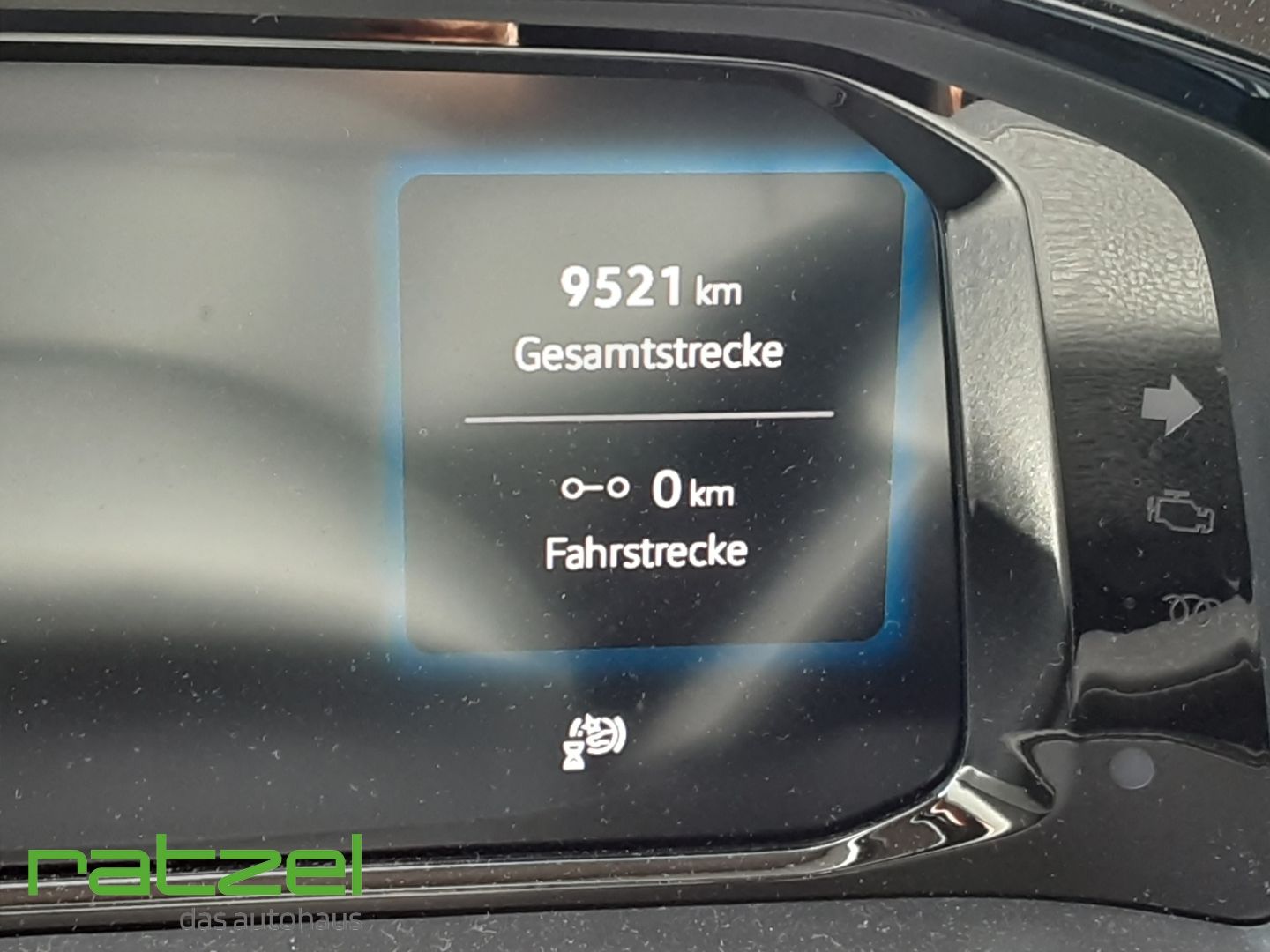 Fahrzeugabbildung Volkswagen T7 Multivan Life 2.0 TDI DSG 7-SITZER Navi Digit