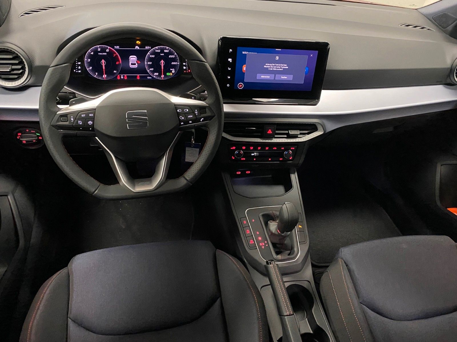 Fahrzeugabbildung SEAT Ibiza 1.5 TSI FR DSG+LED+VIRTUELL COCKPIT+NAVI++