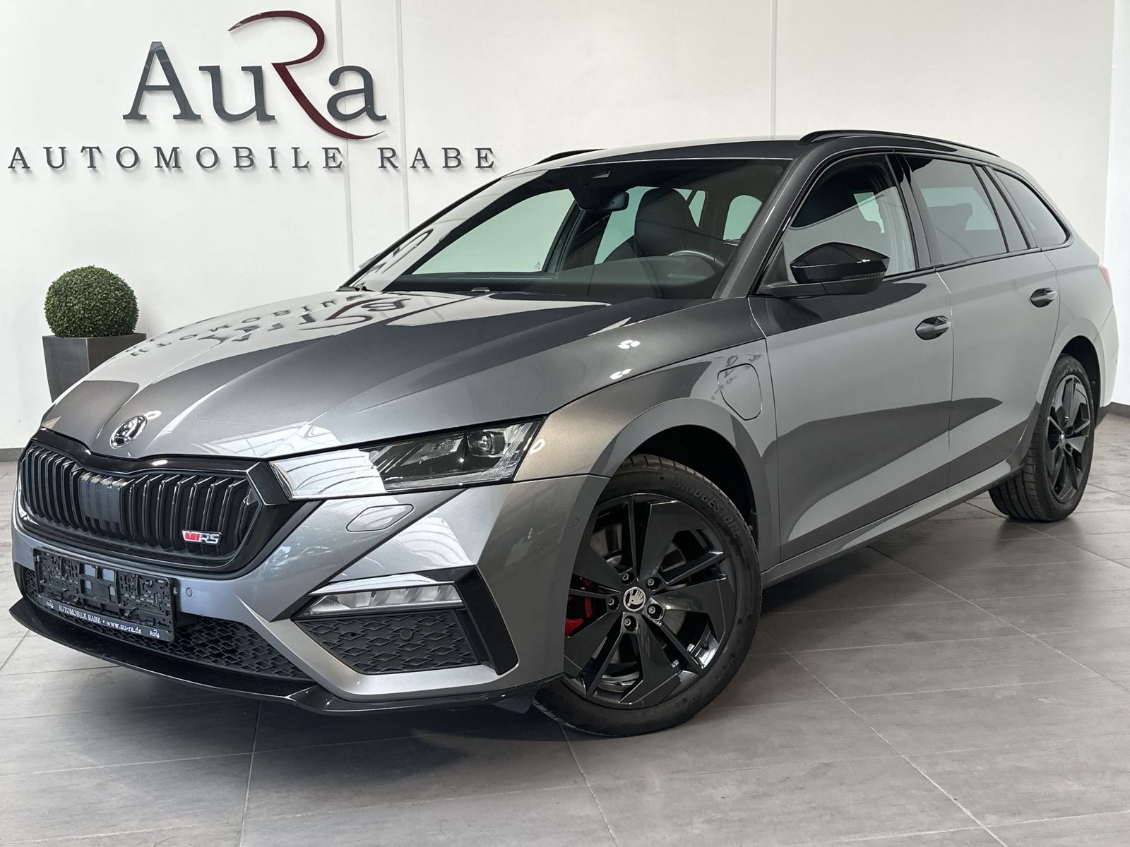 Fahrzeugabbildung SKODA Octavia Combi 1.4 TSI iV RS DSG NAV+LED+KAM+18ZO