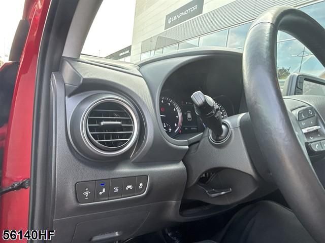 Fahrzeugabbildung Hyundai Kona Premium SHZ+LEDER+TEMPOMAT+LANEASSIST+NAVI