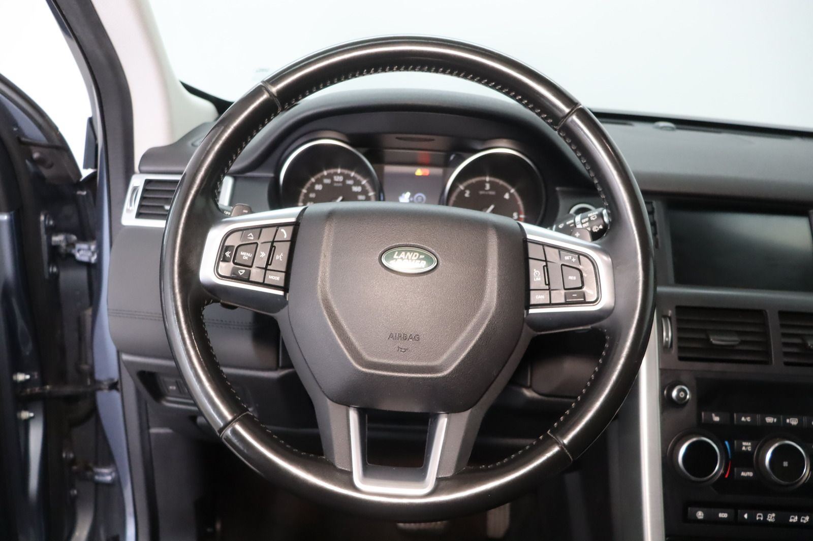Fahrzeugabbildung Land Rover Discovery Sport 2.0 TD4 SE AWD