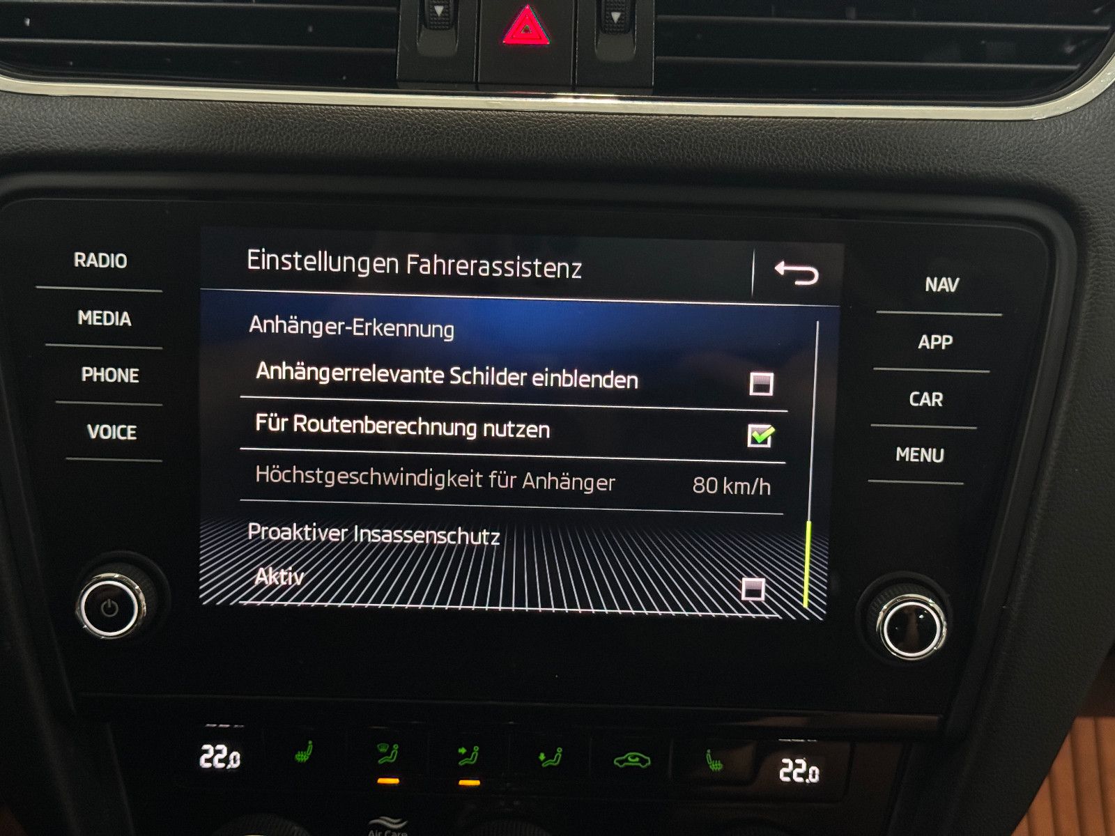Fahrzeugabbildung SKODA Octavia STYLE 4X4 PANO NEUER MOTOR / MEGA VOLL