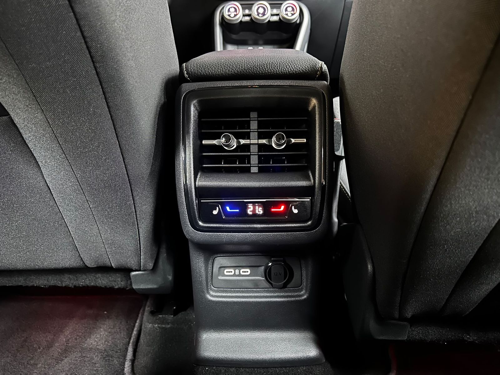 Fahrzeugabbildung SKODA Kodiaq 2.0 TDI DSG 4x4 Select 7SI+MEMO+LED++AHK+