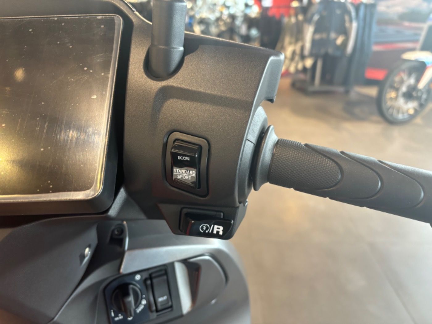 Fahrzeugabbildung Honda CUV e Connected inkl. Honda Smart Topcase