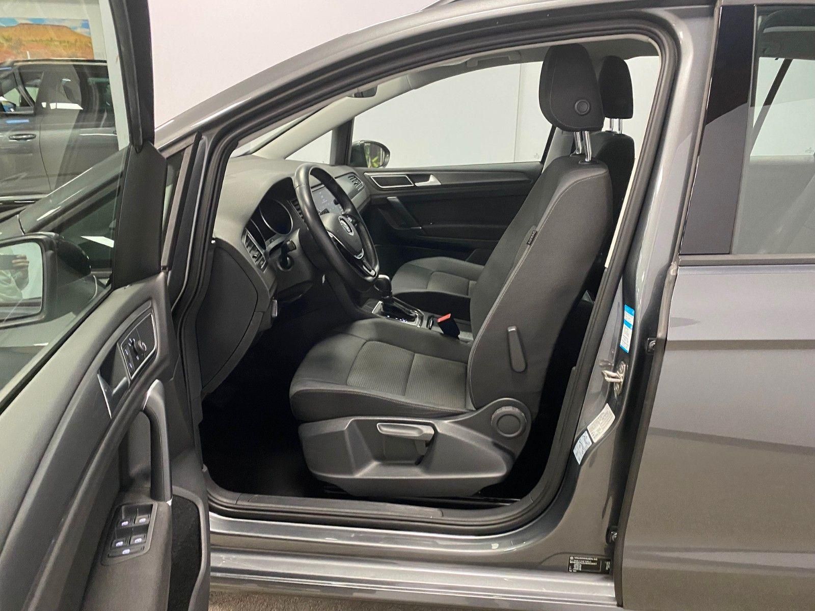 Fahrzeugabbildung Volkswagen Golf Sportsvan 1.5 TSI ACT Comfortline+DSG+ACC+