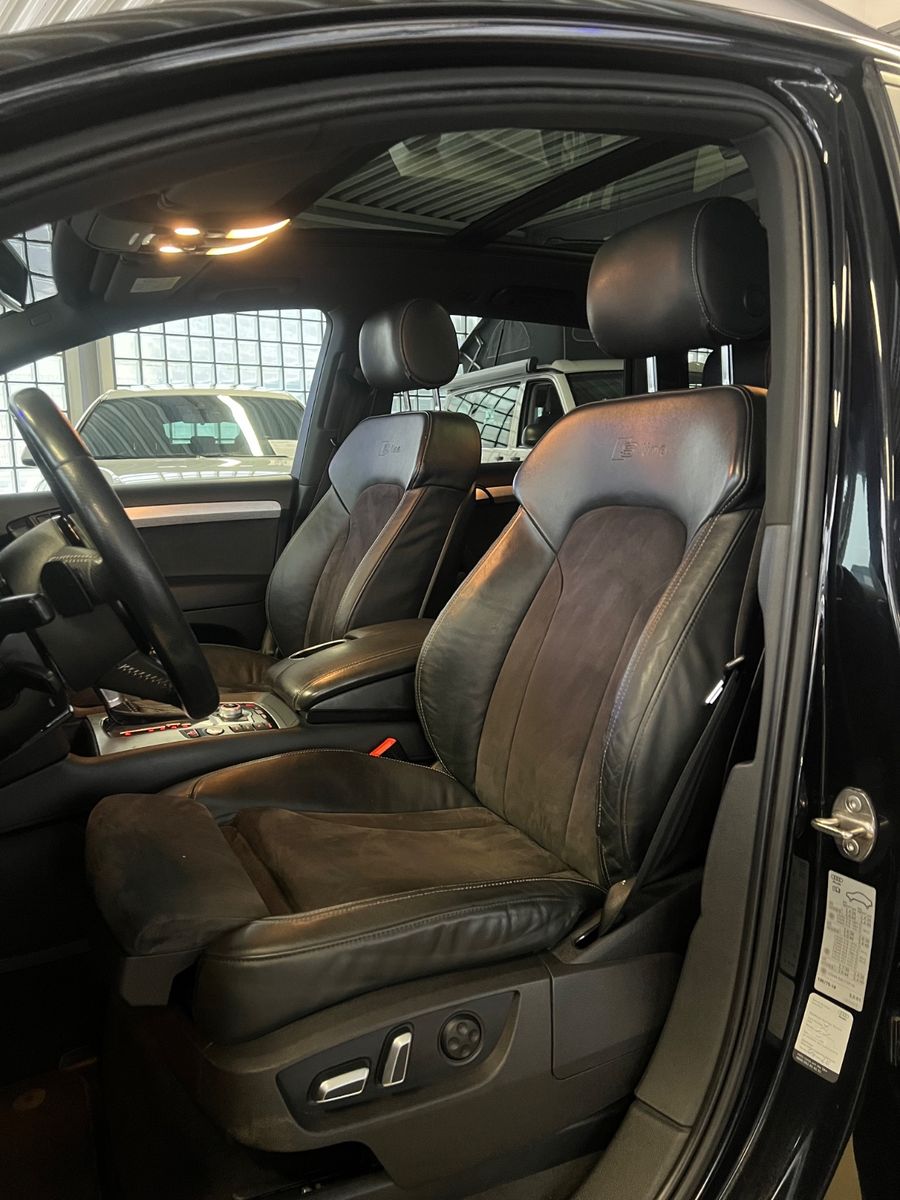 Fahrzeugabbildung Audi Q7 3.0 TDI  quattro S line V12 Paket *7.SITZER*