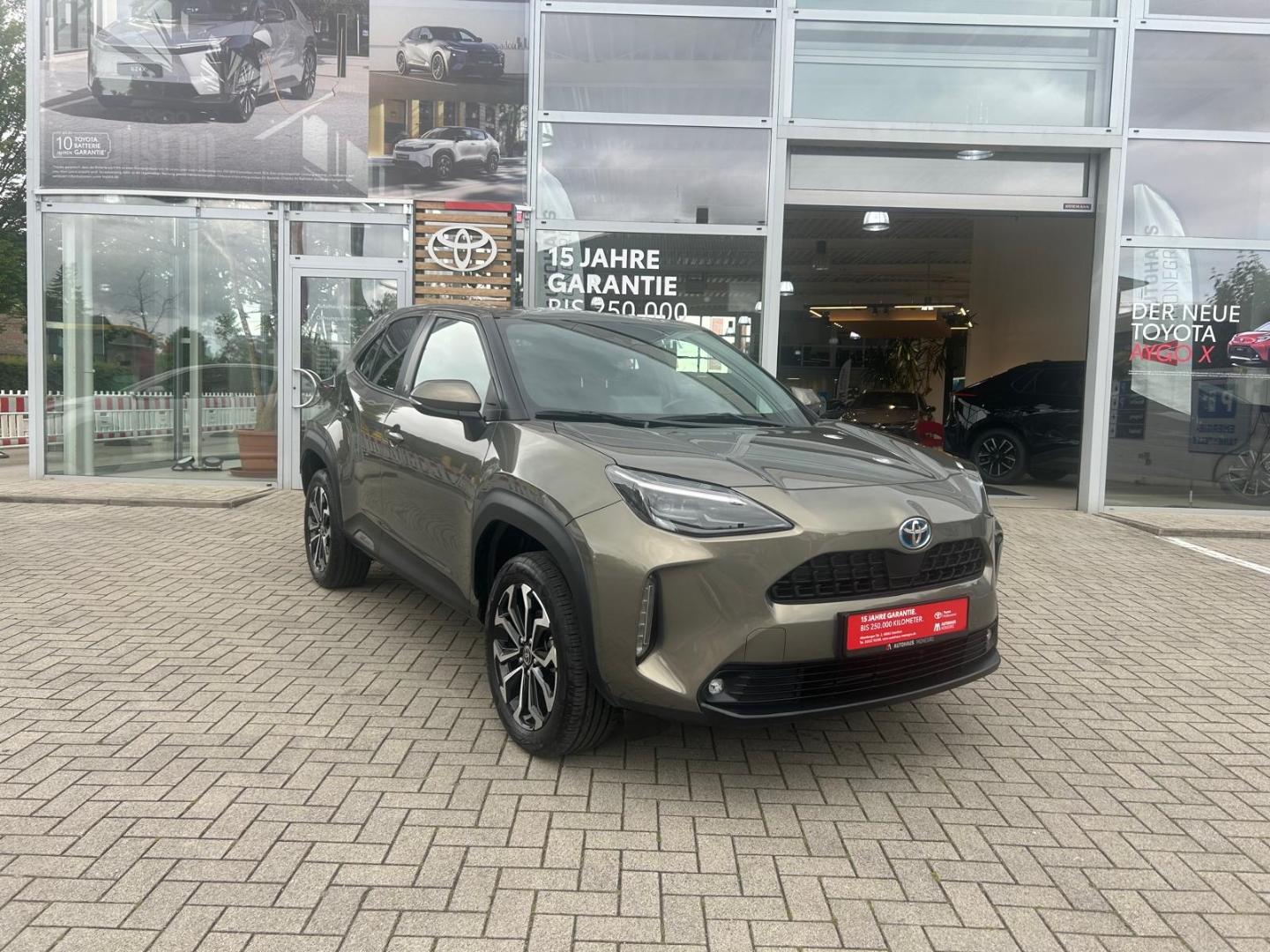 Toyota Yaris Cross Hybrid F Team D AHK  Navi LED Apple 