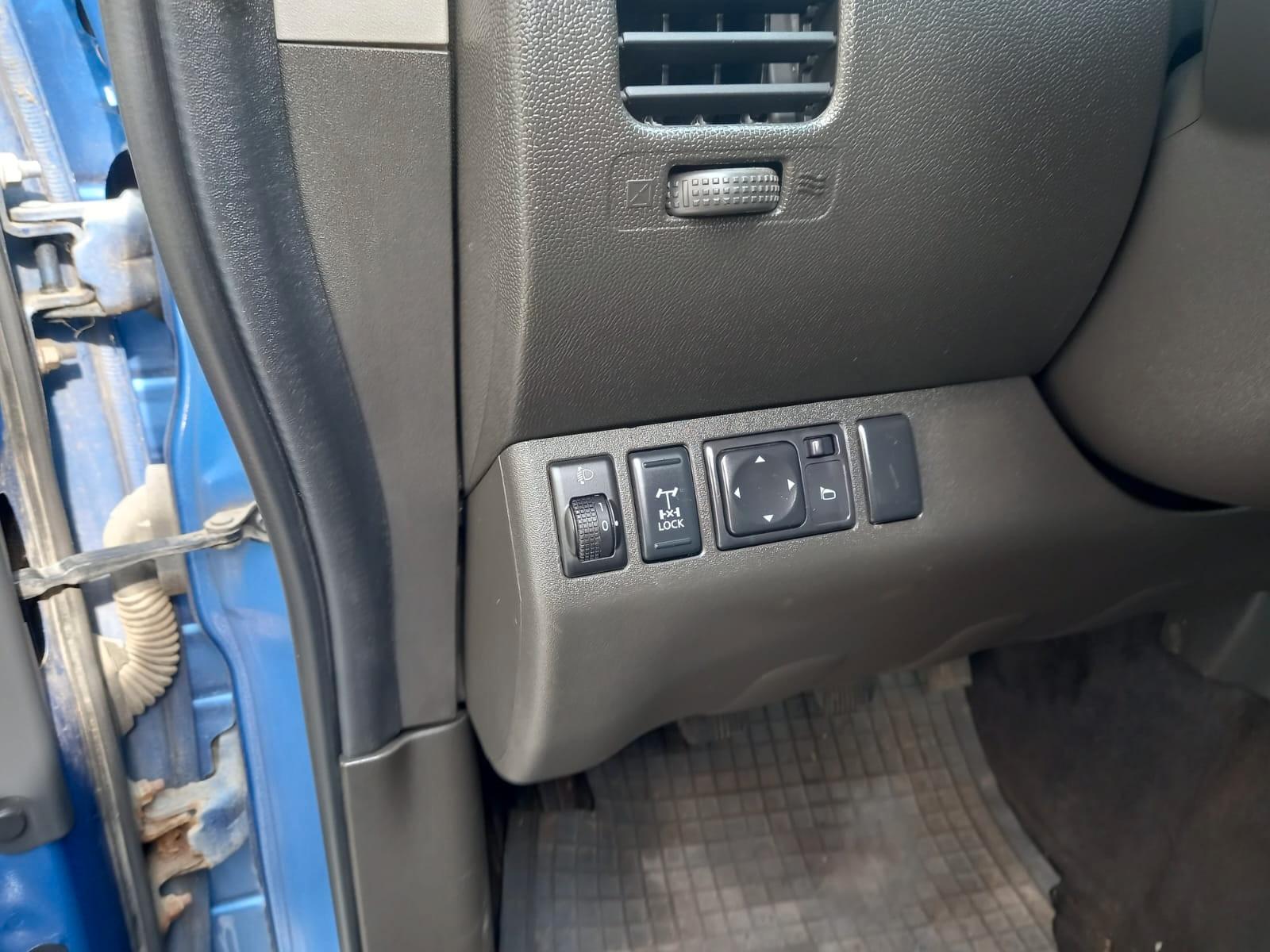 NISSAN NAVARA 92000 TKM | 190 ch | 4X4 | BVM - CLIM - TUV