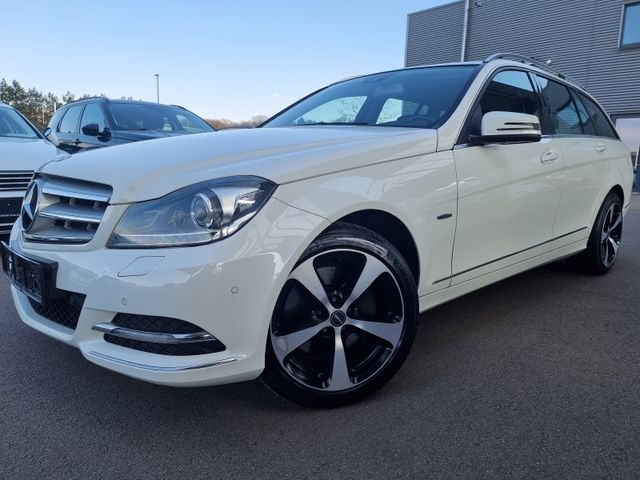 Mercedes-Benz C 300/350 CDI 4Matic orthopäd.Sitze Glasdach H&K