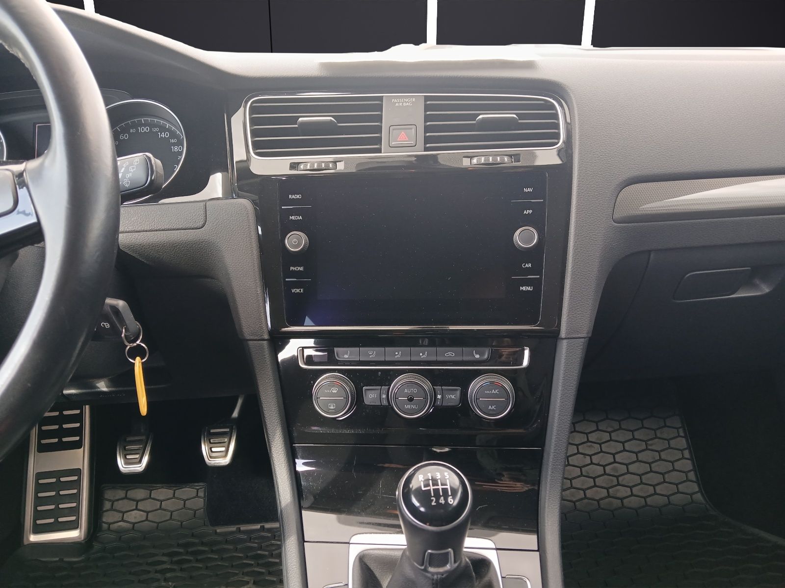 Fahrzeugabbildung Volkswagen Golf VII Variant TDI Join AHK Navi Climatronic P