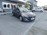 Hyundai i30 blue Passion, 1,6, 1. Hand - Hyundai i30: Passion