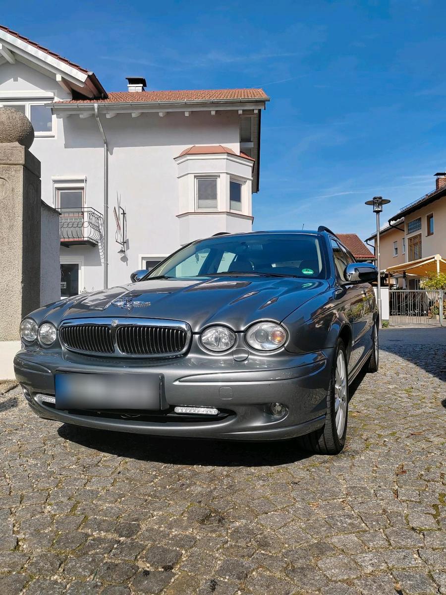Jaguar X-Type