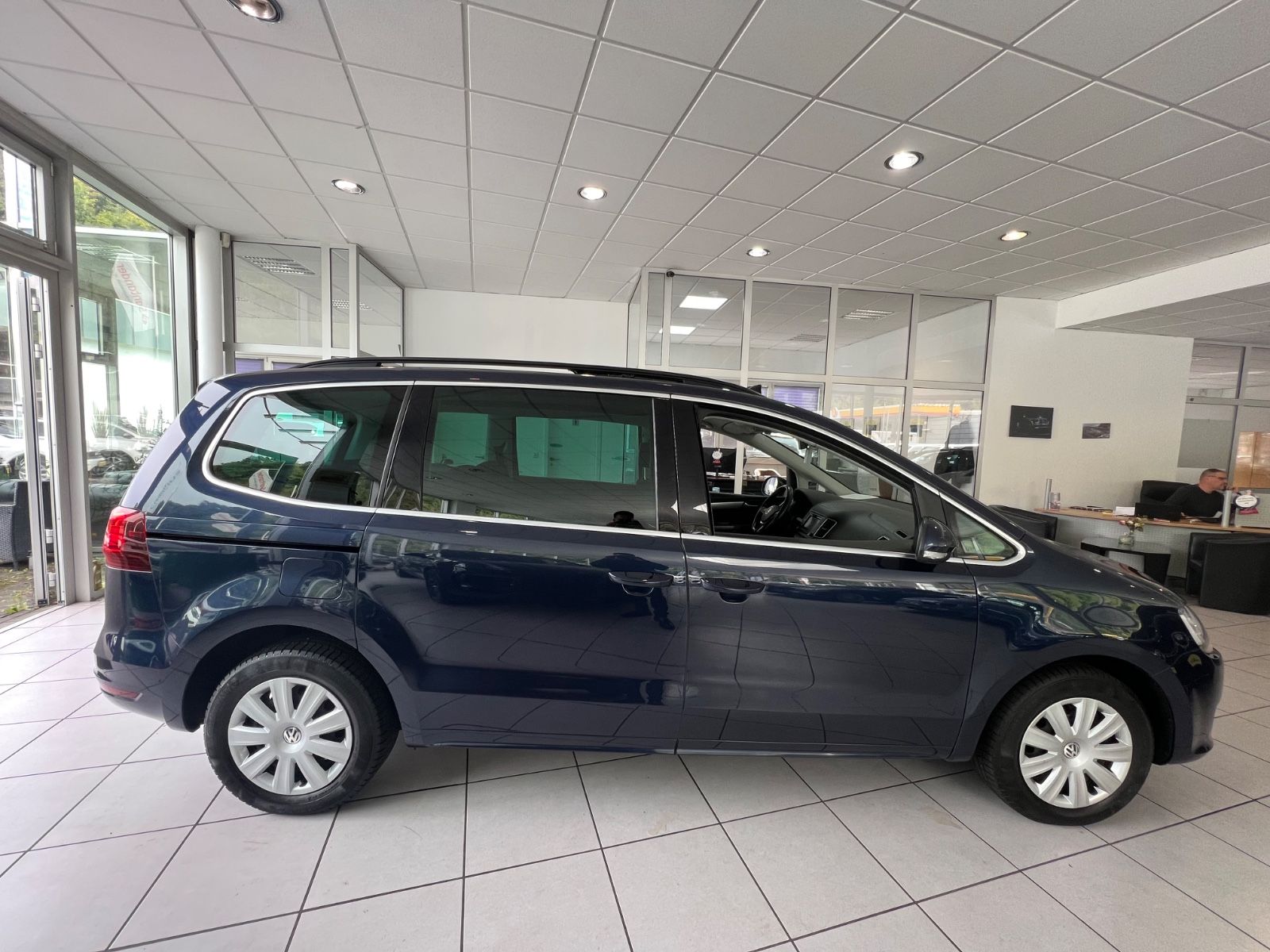 Fahrzeugabbildung Volkswagen Sharan 2.0 TDI Comfortline * PANO* R.KAMERA *AHK