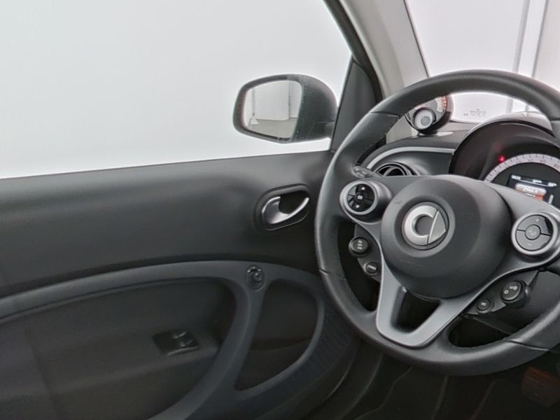 Fahrzeugabbildung Smart EQ PASSION*WINTER-PAKET*GJR*KAMERA*22KW*LED