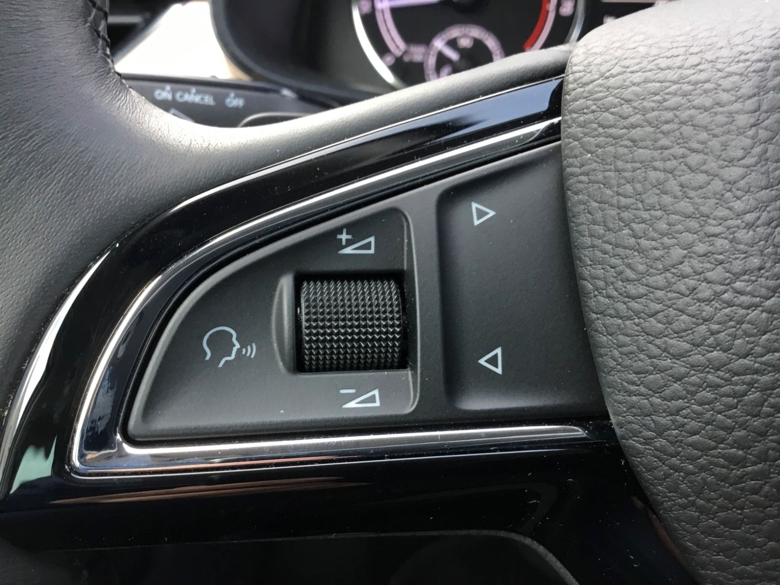 Fahrzeugabbildung SKODA Kamiq 1.0 TSI DSG Style+AHK+LED+el.Heckklappe