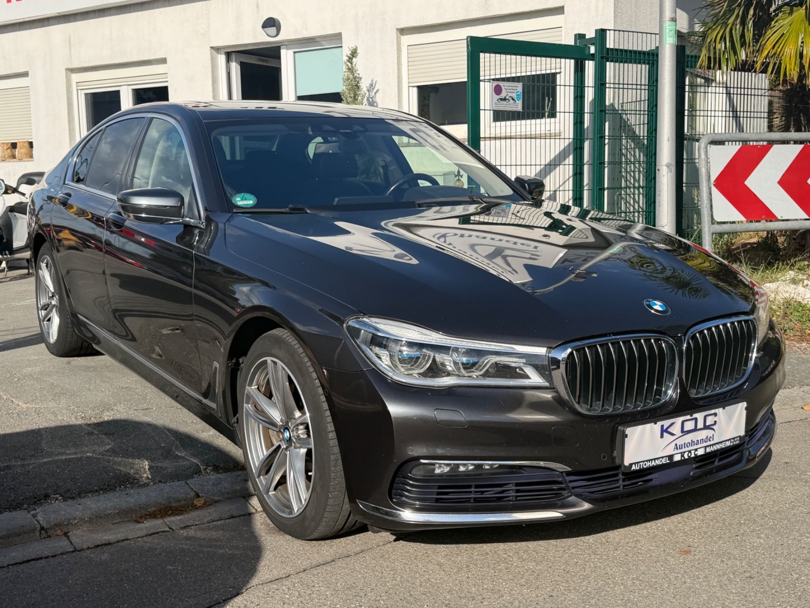 2016 BMW 750