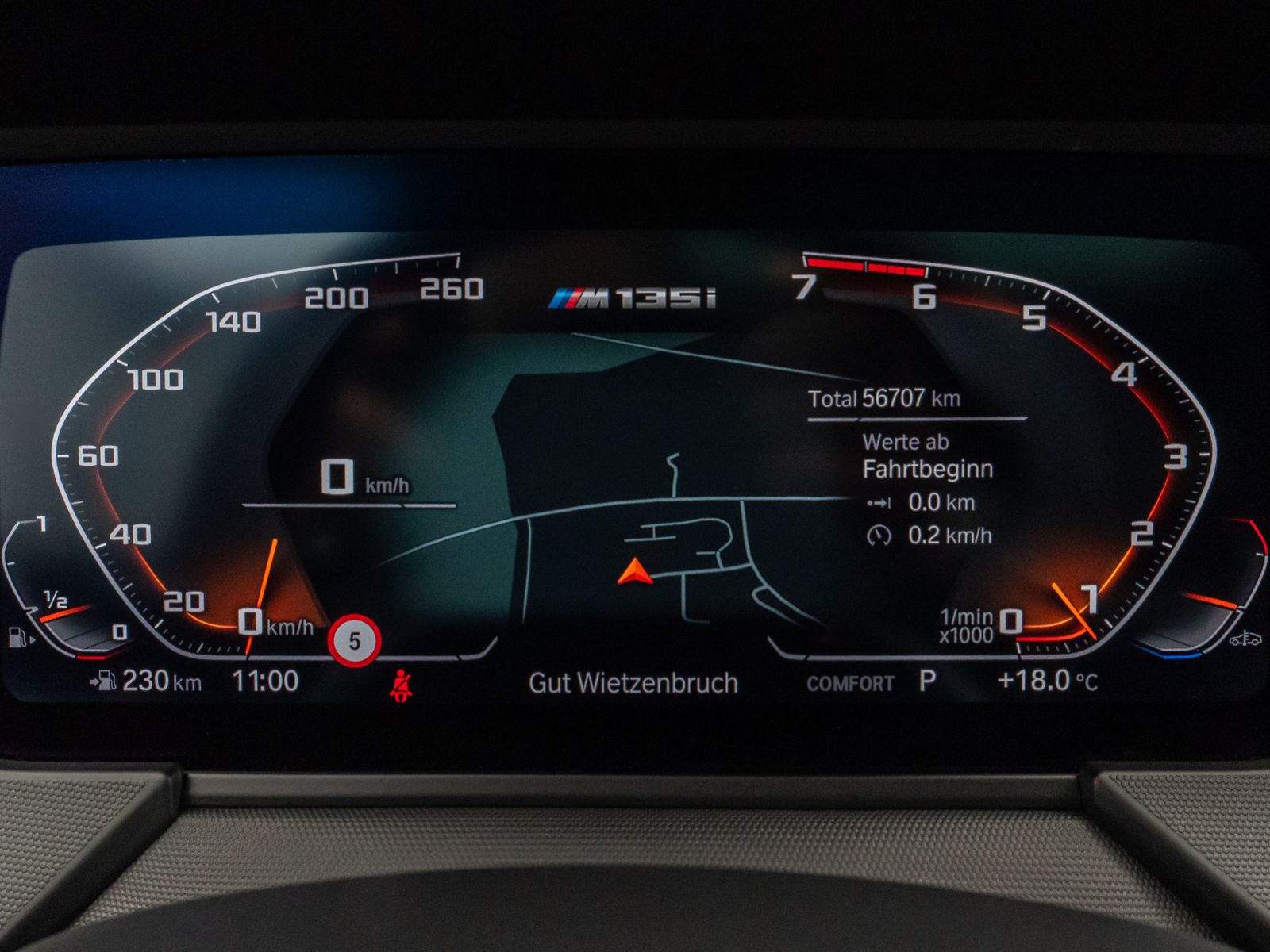 Fahrzeugabbildung BMW M135i xD Panorama Kamera HUD DAB H/K Komfort 18"