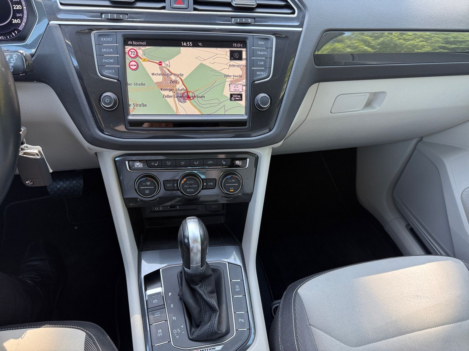 Tiguan 2,0 TSI Highline 4x4 Navi LED AHK