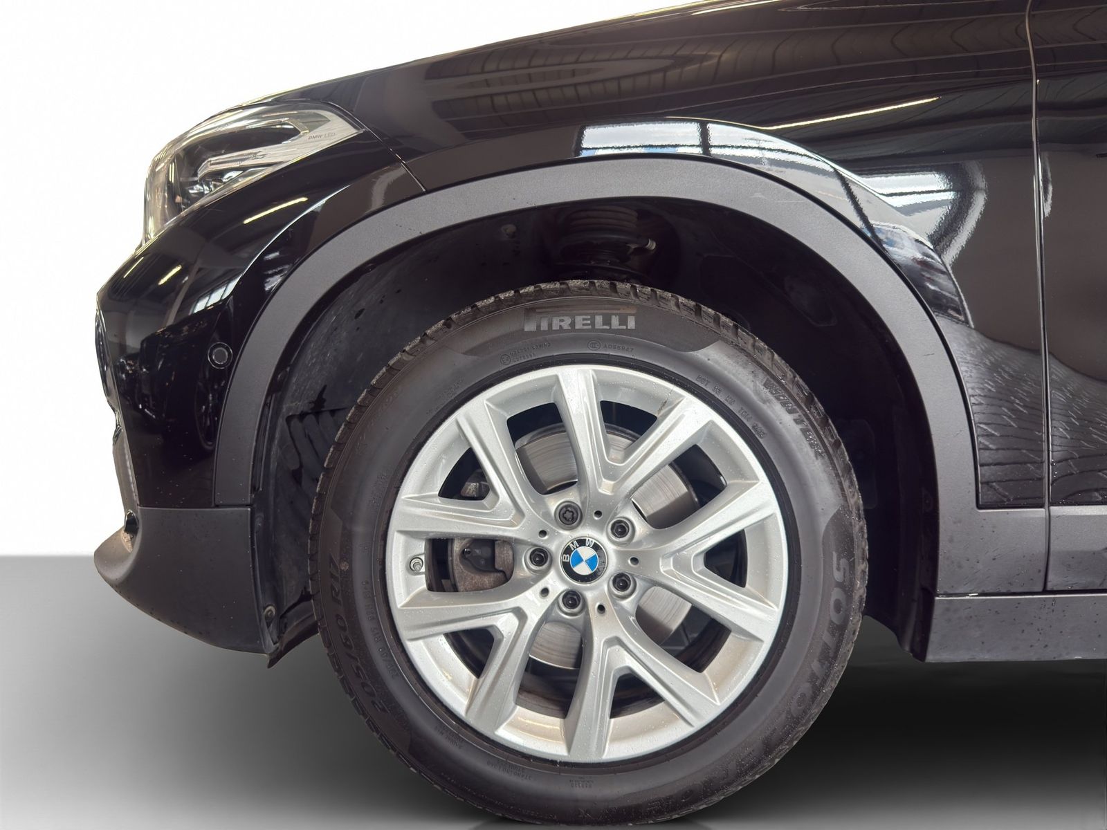 BMW X2 sDrive18i LED Navi ParkAs Klima PDC imagem 3