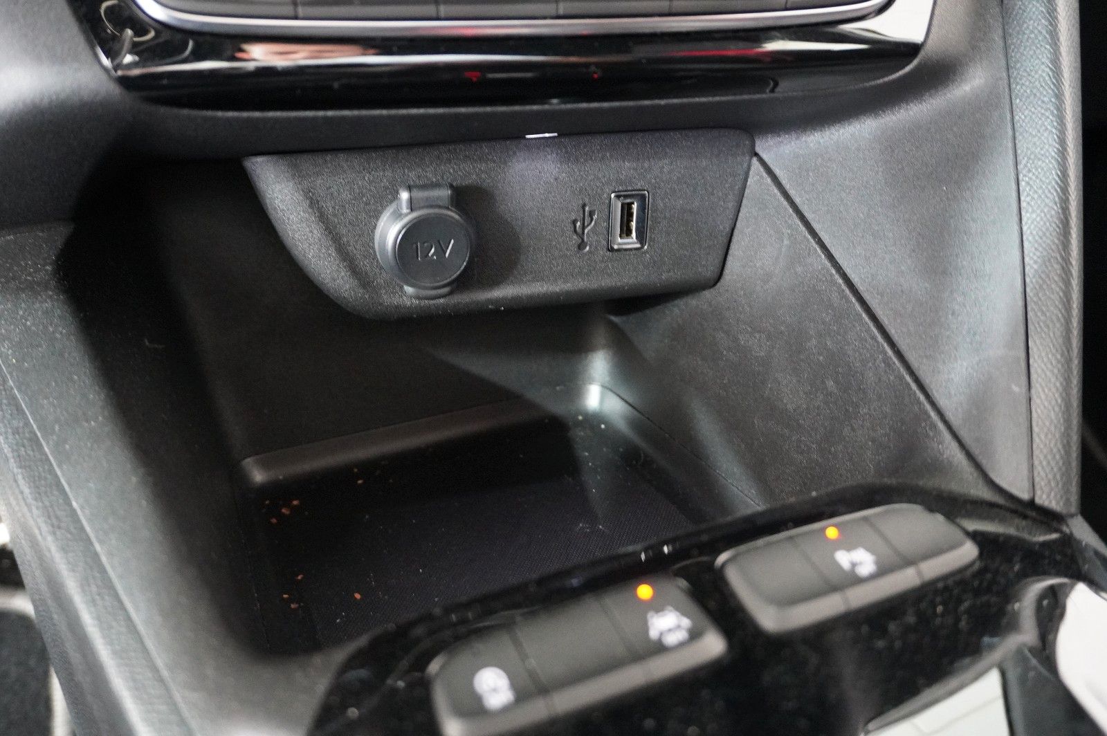 Fahrzeugabbildung Opel Corsa F 1.2T GS SPORT NAVI/LED/KAMERA/SPORT/DAB+