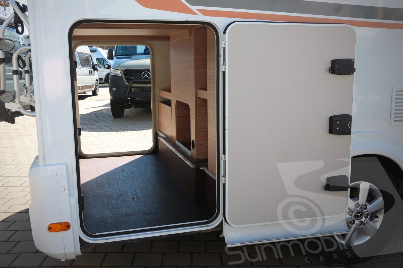 Fahrzeugabbildung Weinsberg CaraCompact MB 640 MEG Pepper Automatik 170 PS