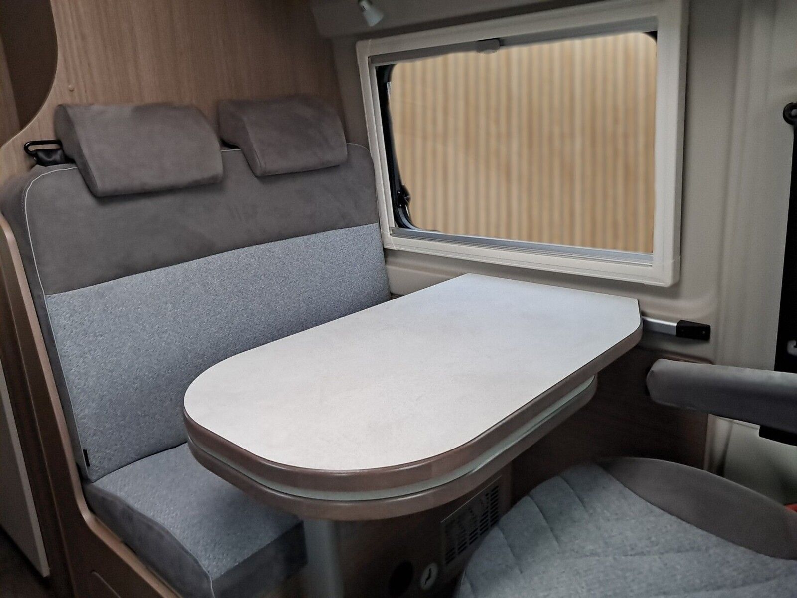 Fahrzeugabbildung Carado Clever CV E 600 RK, Markise, Tempomat, Radio