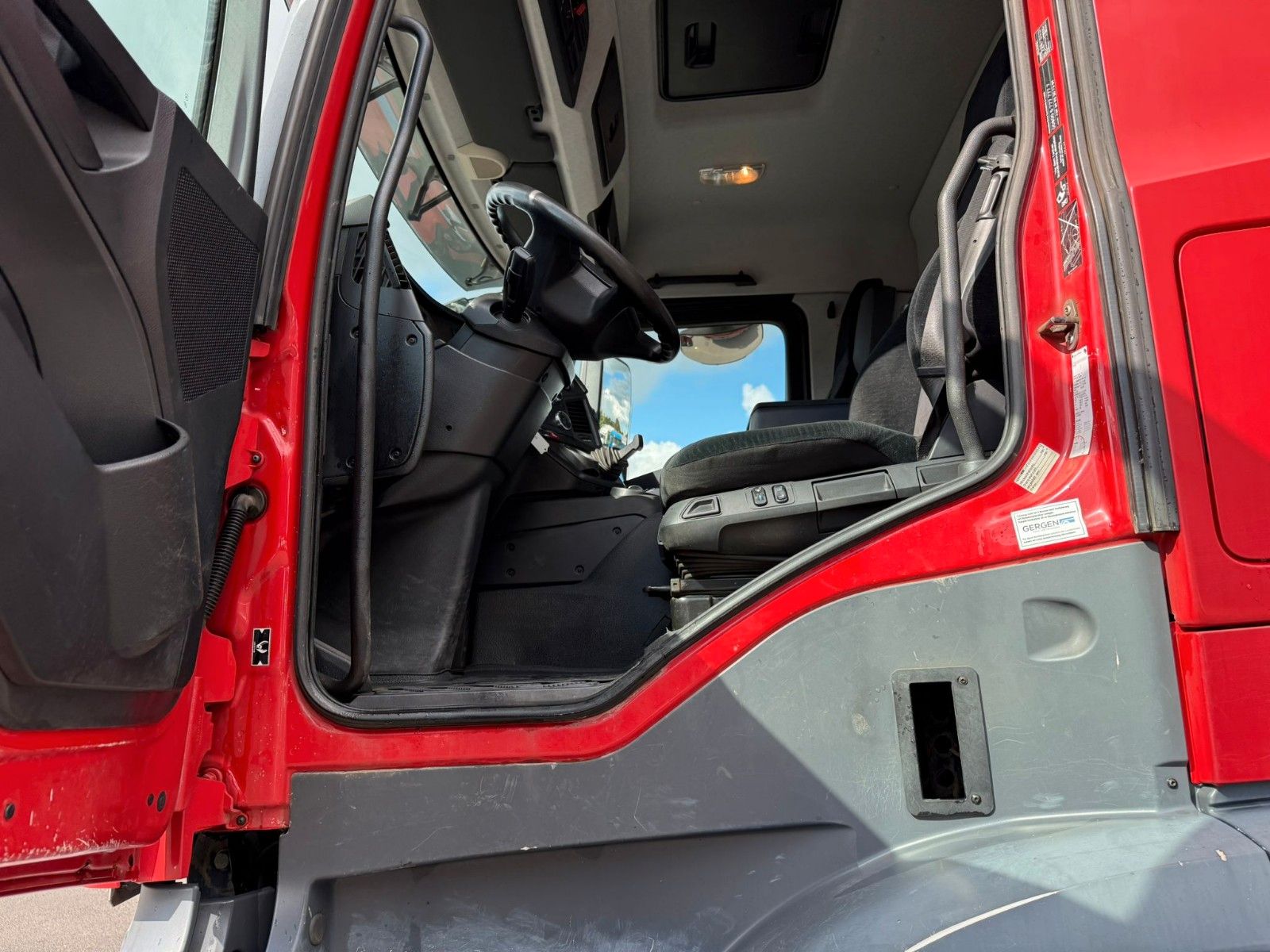 Fahrzeugabbildung Mercedes-Benz Arocs 4148 8x6 Gergen Abrollkipper