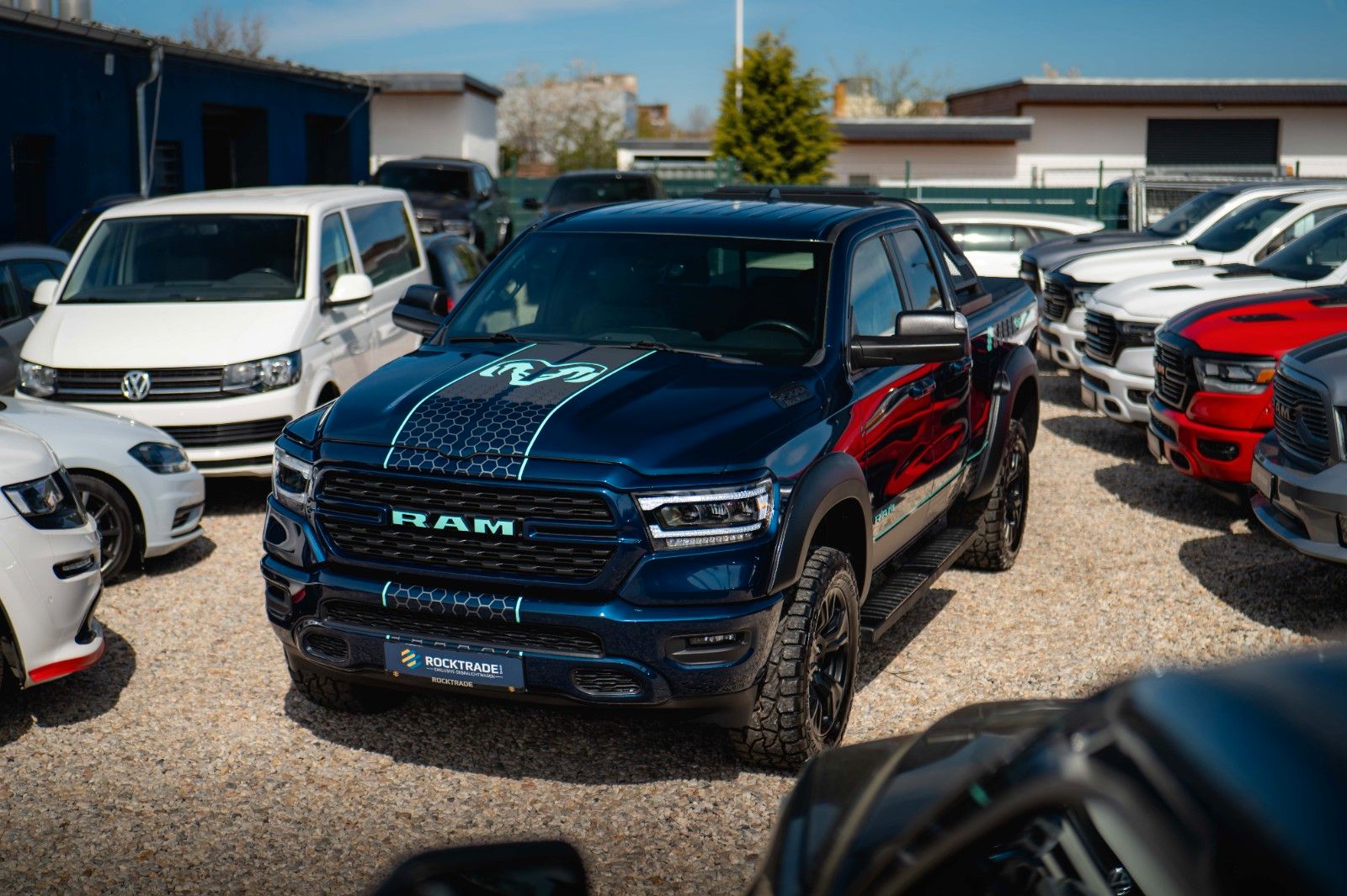 Fahrzeugabbildung Dodge RAM 5.7 V8 HEMI 4x4 BLUE EDITION Offroad LONGBED