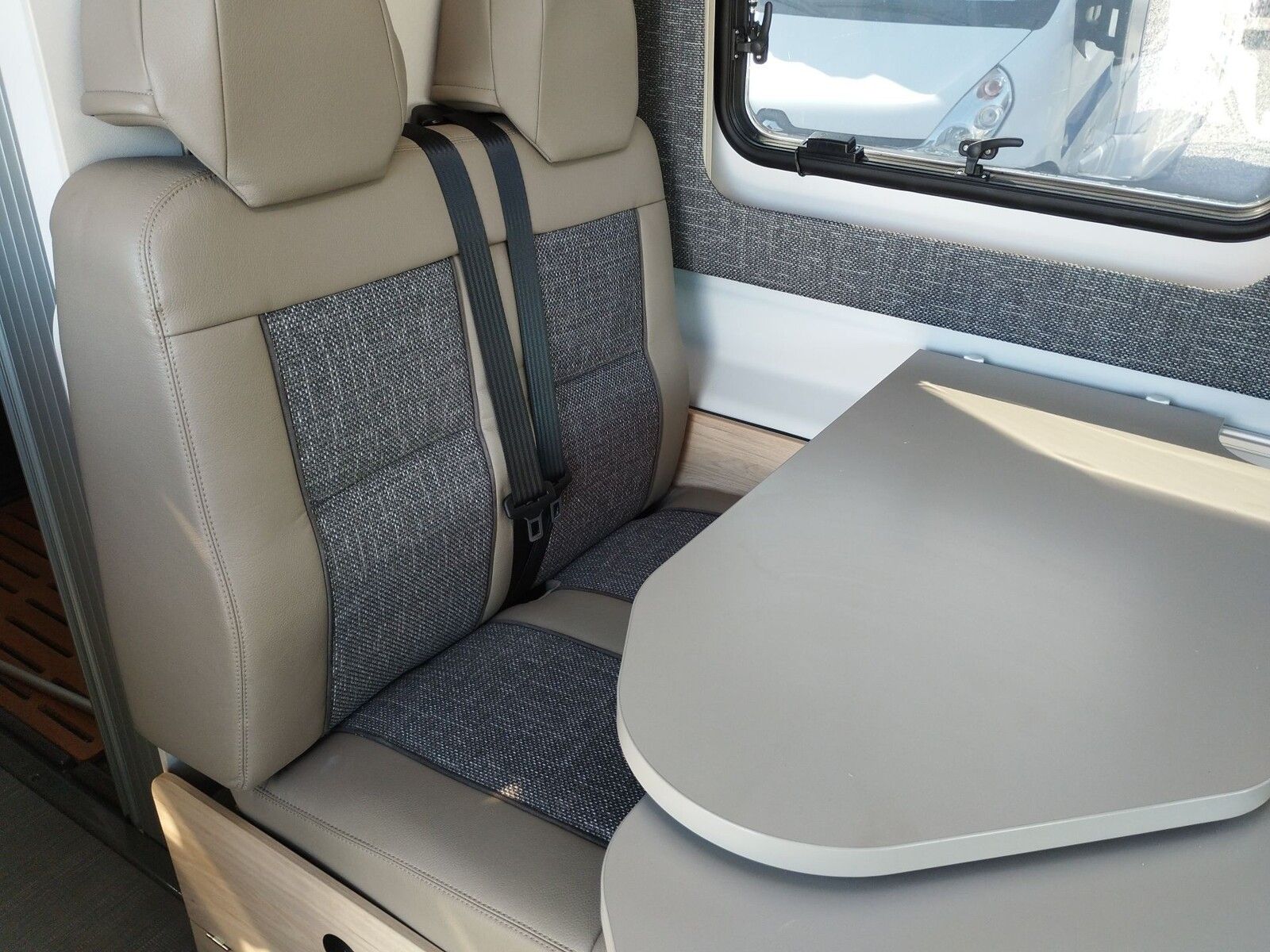 Fahrzeugabbildung Dethleffs Globetrail 590 C Ford SAT,TV,Solar,Markise,