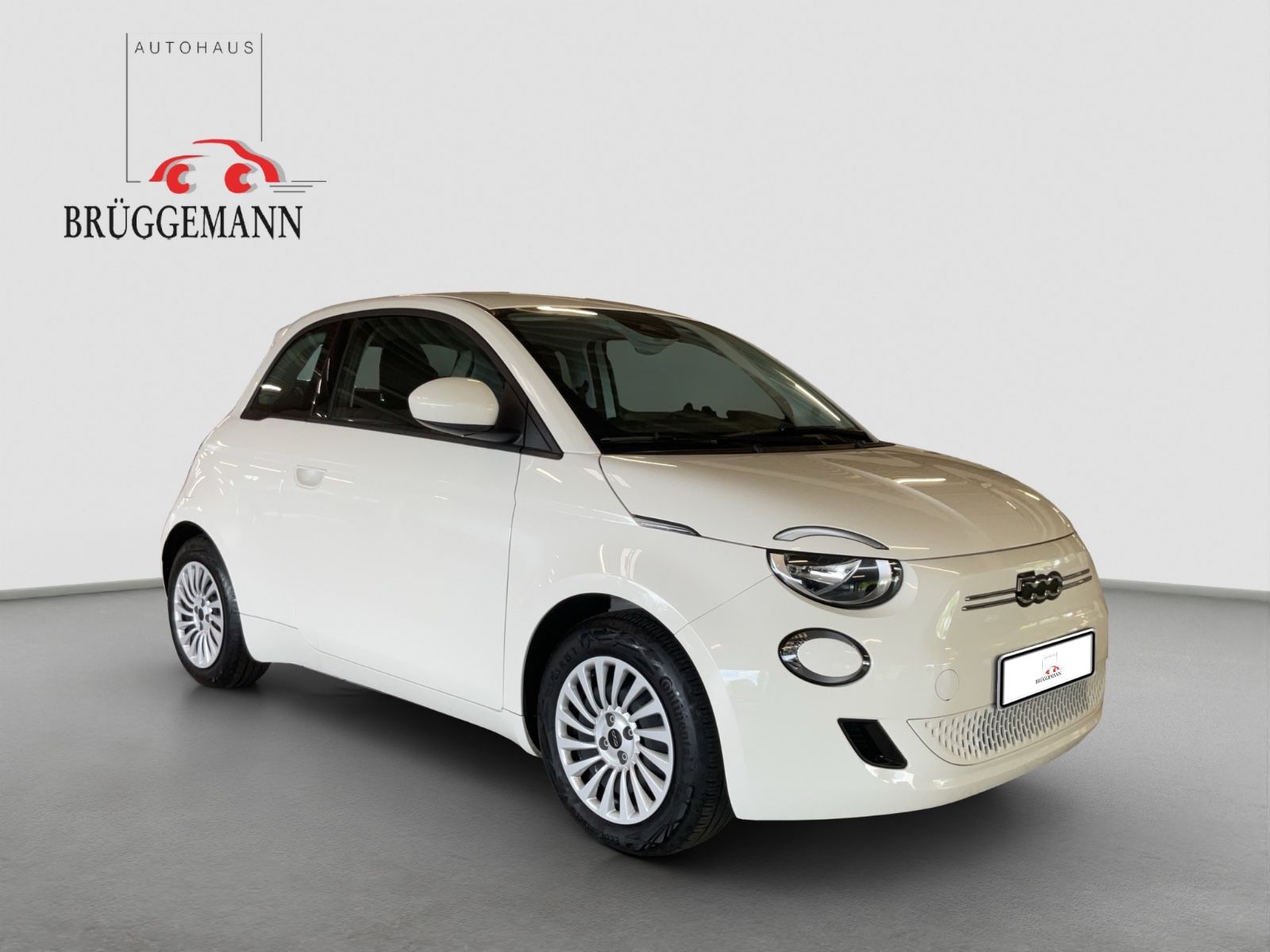 Fahrzeugabbildung Fiat 500e + Radio- & Winterpaket