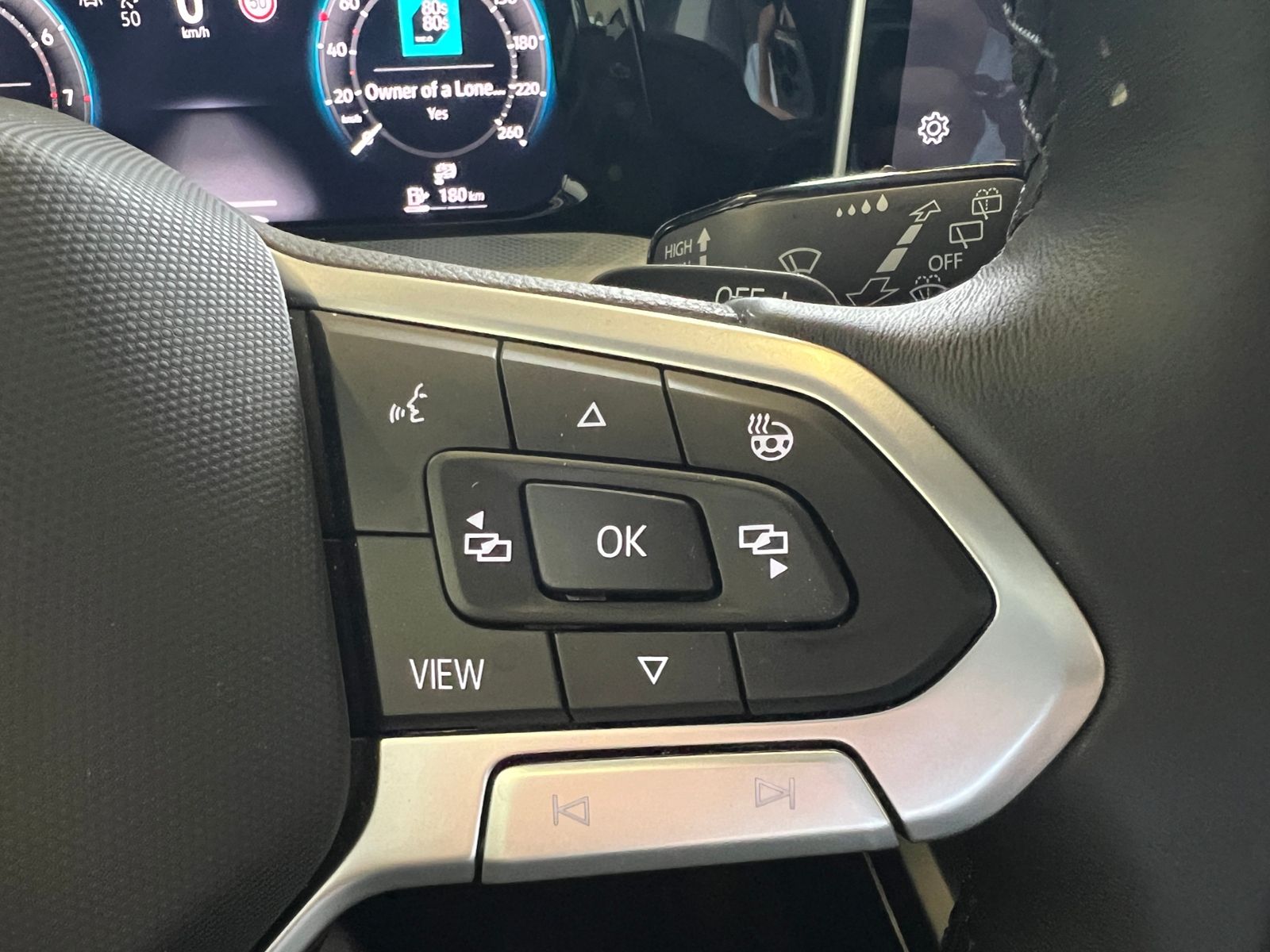 Fahrzeugabbildung Volkswagen Golf VIII GOAL 1.5 eTSI DSG *AHK,LED,ACC,Navi,Ka