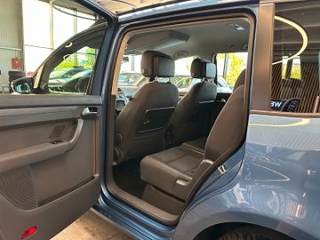 MYAUTOCENTER – Gebraucht- und Jahreswagen mit Werkstattservice in Pfaffenhofen Volkswagen Touran*7-Sitzer*TEMPO*2ZONEN*SitzHZ*PDC*TÜV 528