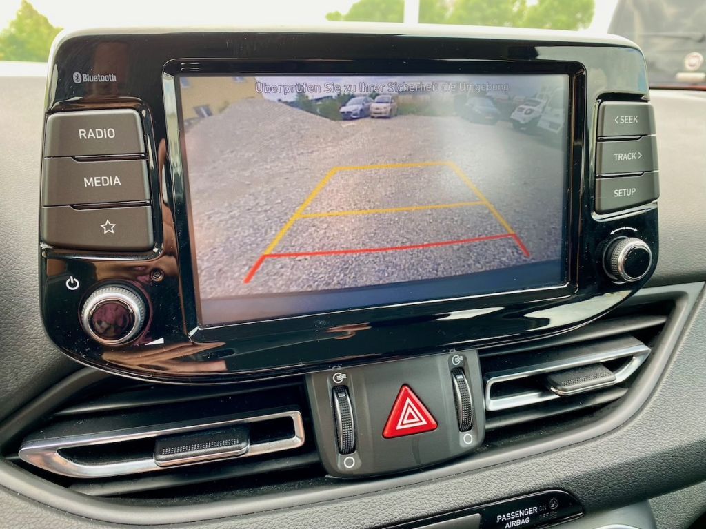 Fahrzeugabbildung Hyundai i30 1.0 AAC SHZ ALLWETTERREIFEN ALU KAMERA PDC