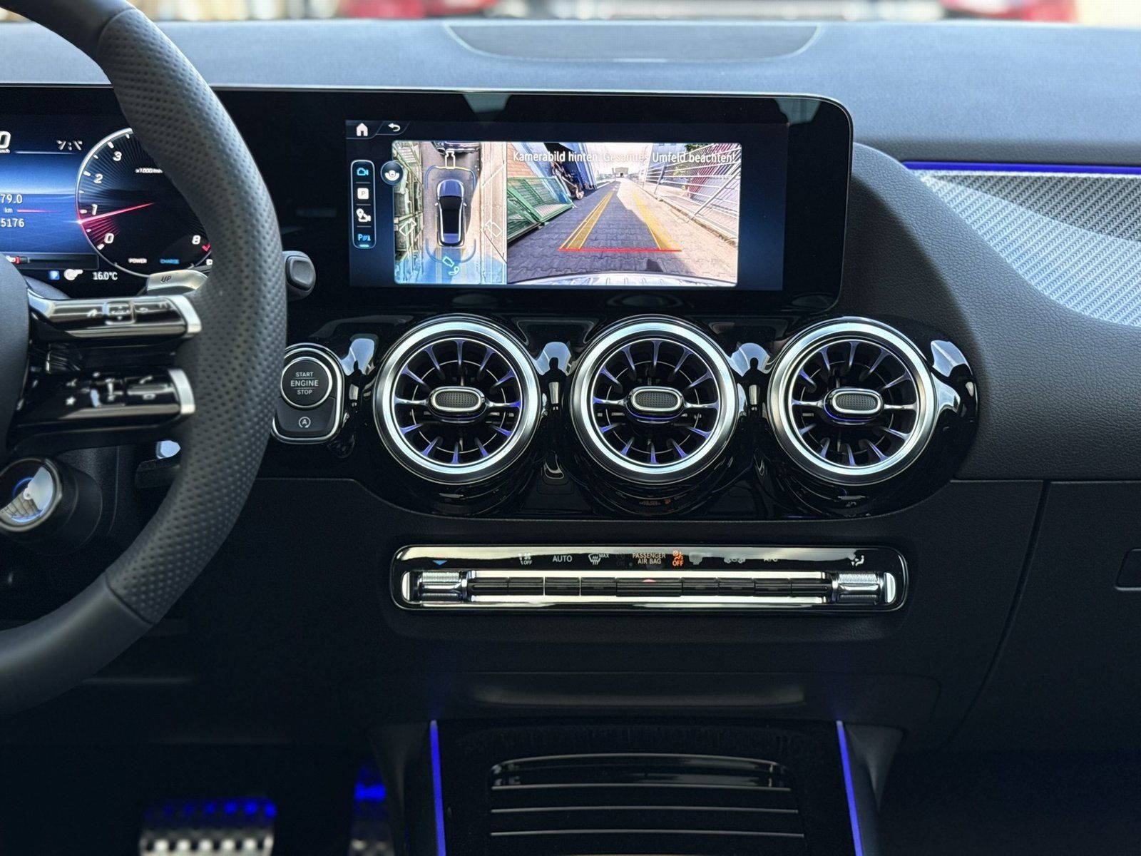 Fahrzeugabbildung Mercedes-Benz AMG GLA 35 4M PERFORMANCE-SITZE PANO AHK 360°
