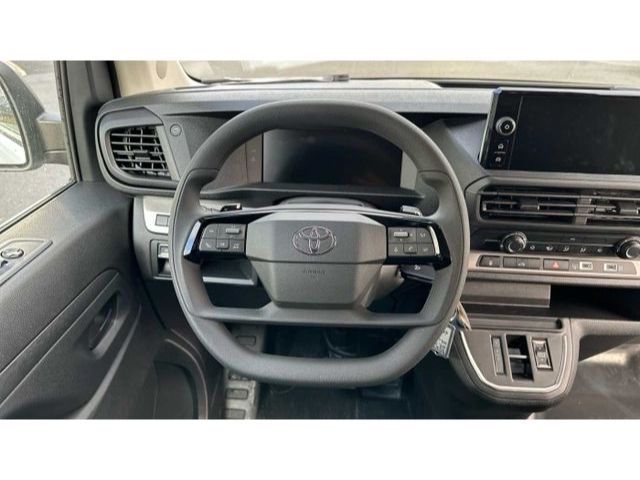 Fahrzeugabbildung Toyota Proace Electric 75 kWh L1 Meister Navi+EPH+uvm