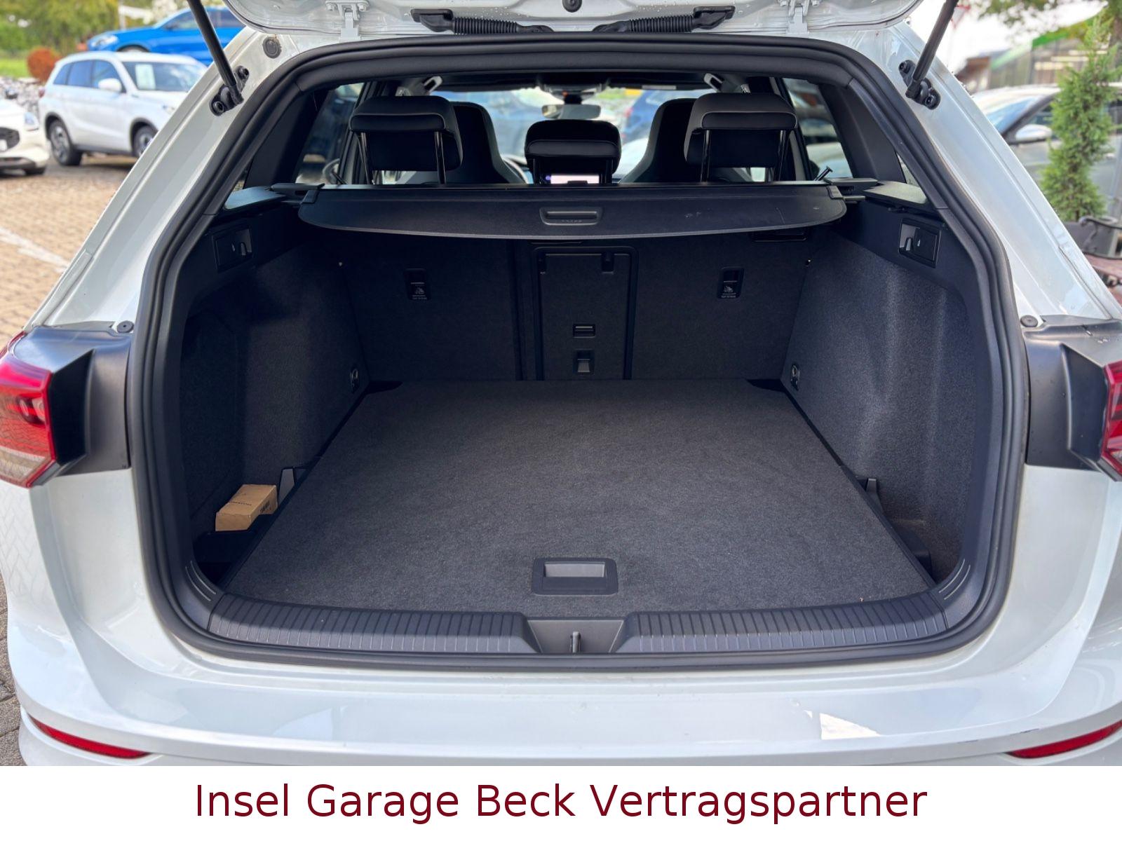 Volkswagen Golf VIII Variant R-Line|Carplay|LED|ACC|1.Hand