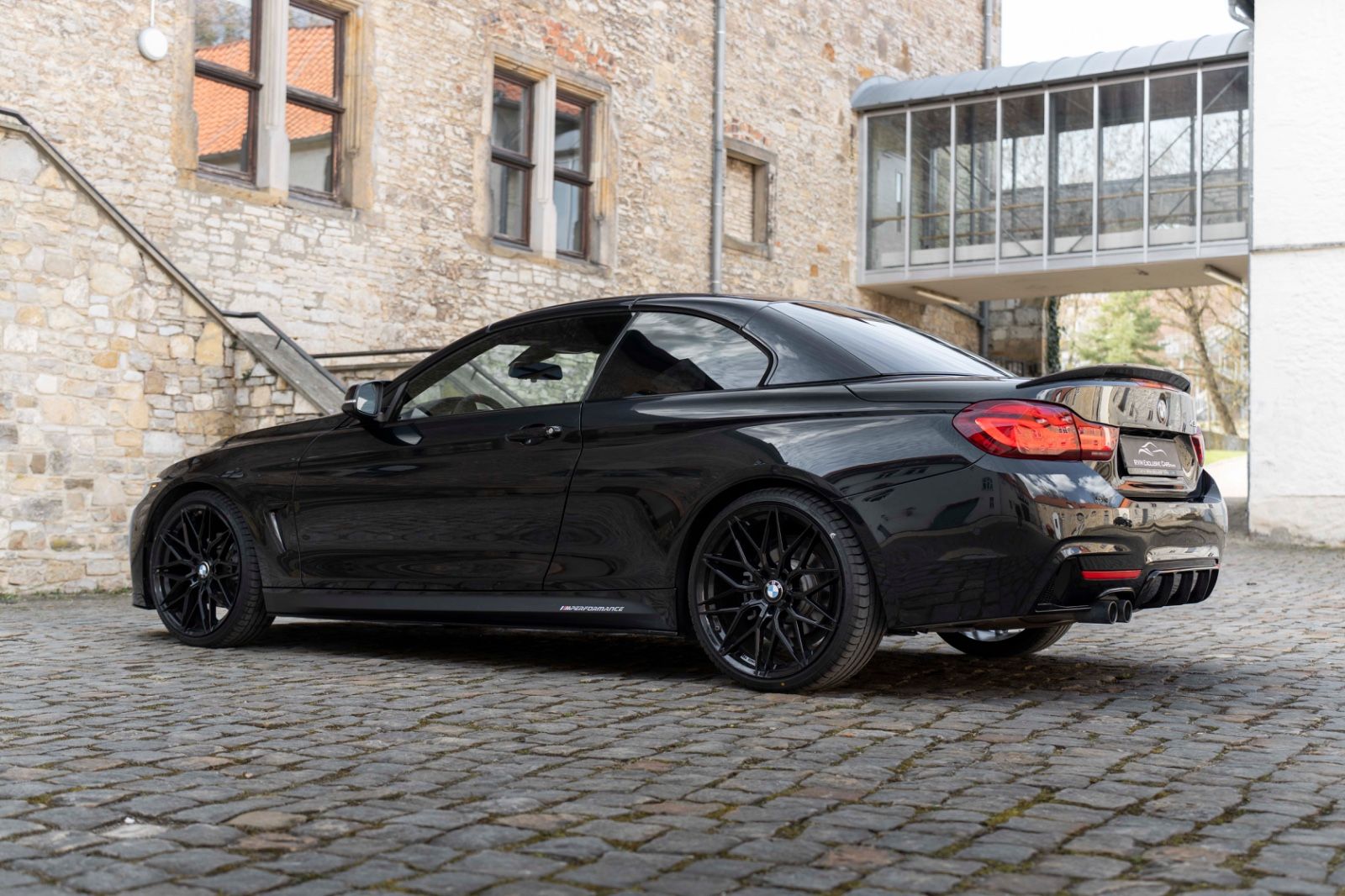 Fahrzeugabbildung BMW 430I Kabrio M-Performance H&K LED HUD CARBON KAM