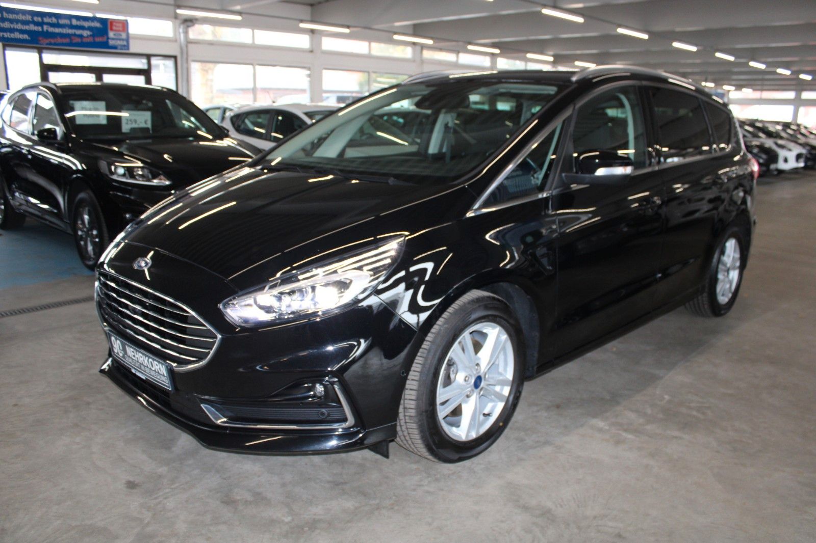 Fahrzeugabbildung Ford S-Max Titanium Automatik 7-Sitze AHK ACC CAM LED