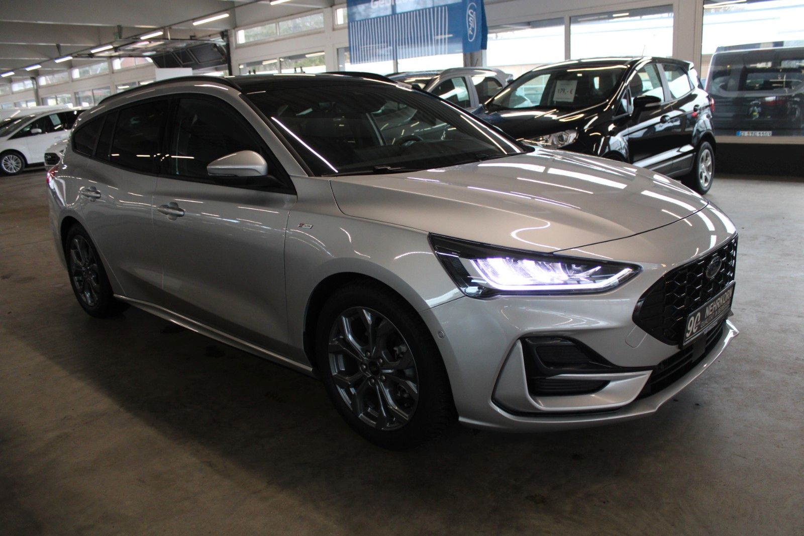 Fahrzeugabbildung Ford Focus ST-Line X Aut. LED ACC Leder Pano HUD Wint