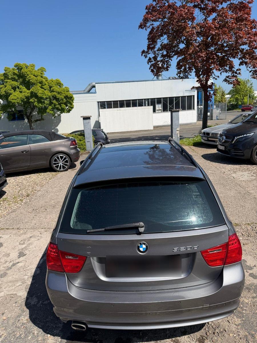 BMW 320 2008 — photo 9