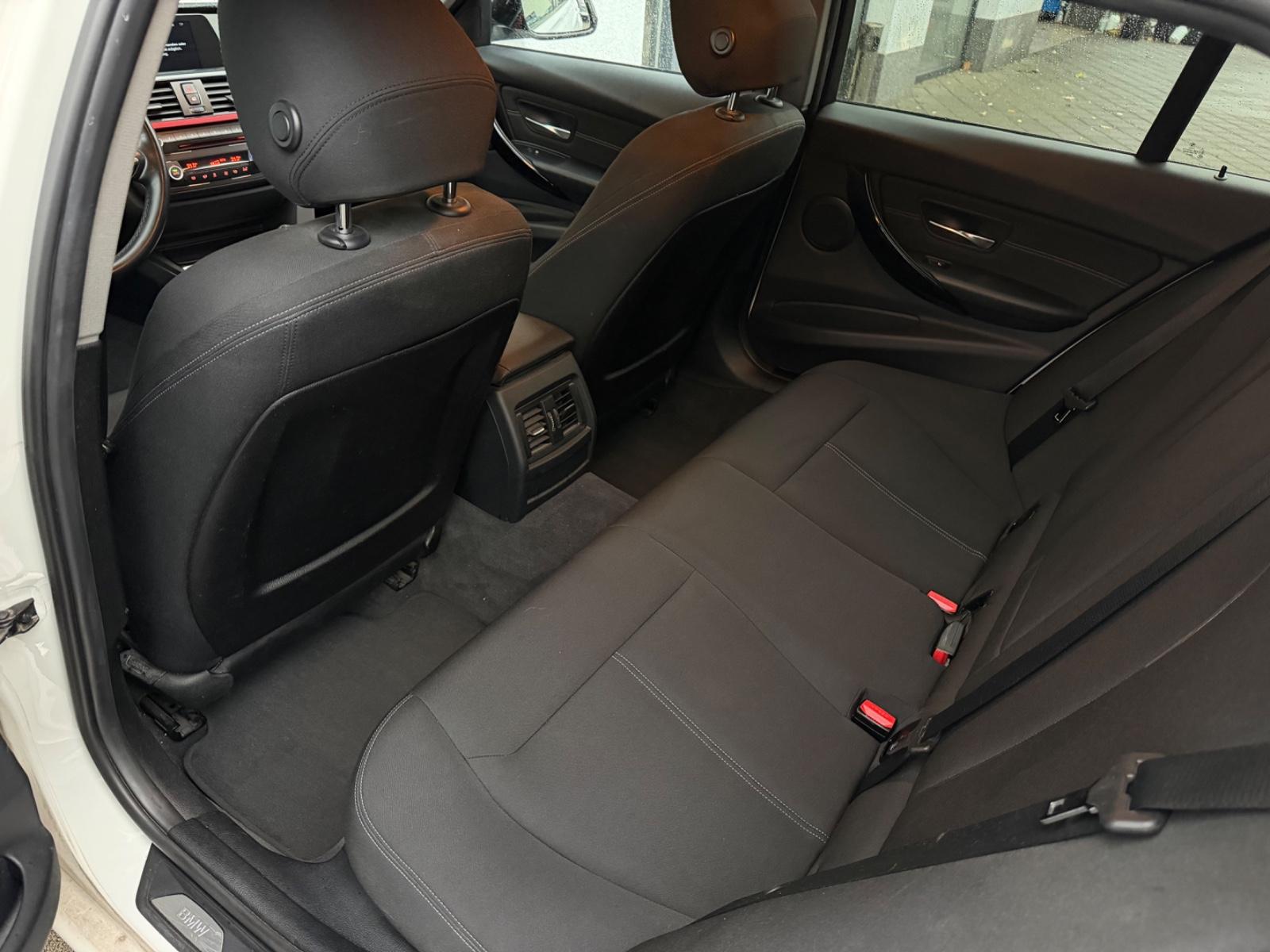 BMW 320 2014 — photo 12
