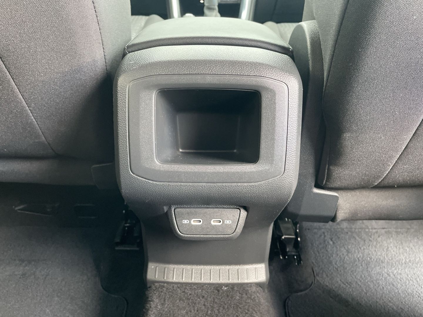 T-Cross 1.5 TSI DSG Active LED/Kamera/ACC/Navi