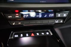 AUDI RS3 Sportback | Pano | Schalensitze | Carbon AUDI RS3 Sportback | Pano | Schalensitze | Carbon