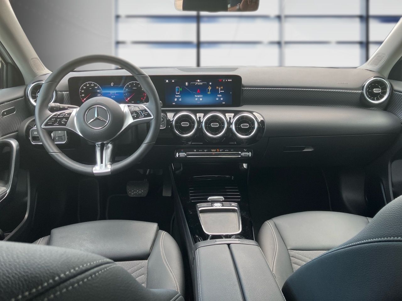 Fahrzeugabbildung Mercedes-Benz A 180 PROGRESSIVE+AHK+LHZG+LED+KAMERA+SHZ++